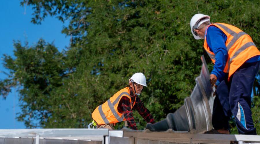 Professional gutter cleaning in Worthington Springs, FL